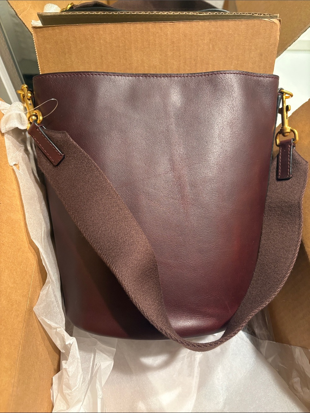 NEW Madewell Leather Bucket Shoulder Bag in dark Burgundy